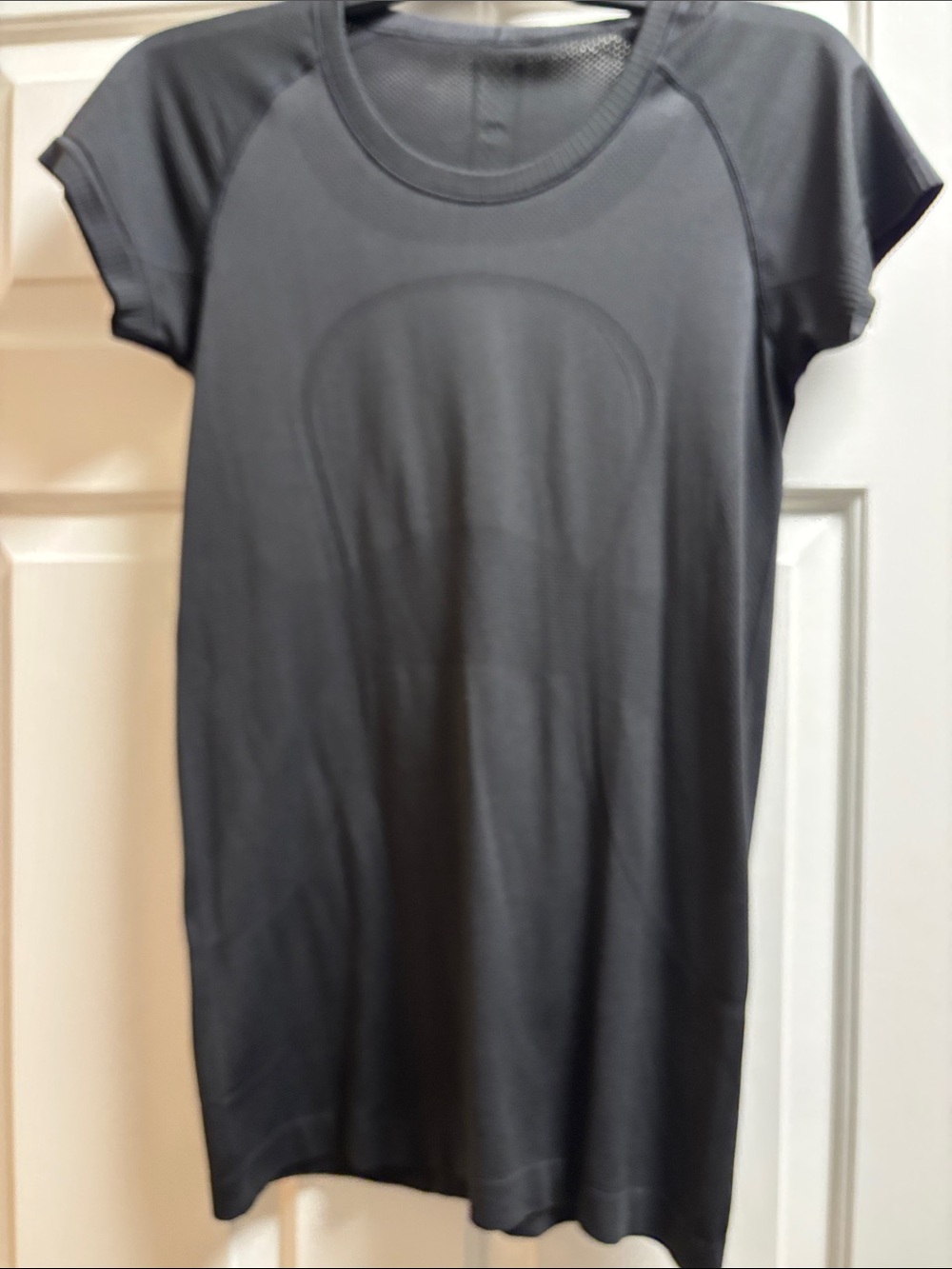 Black Women's Lulu Lemon short sleeve Tee - Brand: